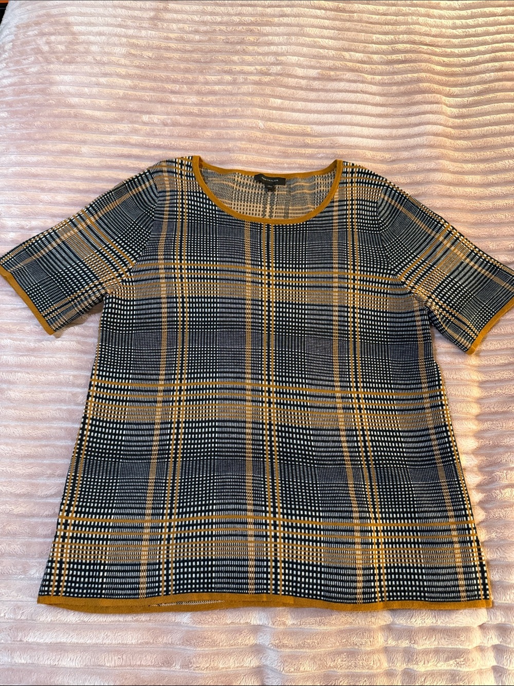 Plaid Short-Sleeve Sweater in Rust and navy